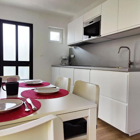 Apartment Lipa ロヴィニ エクステリア 写真