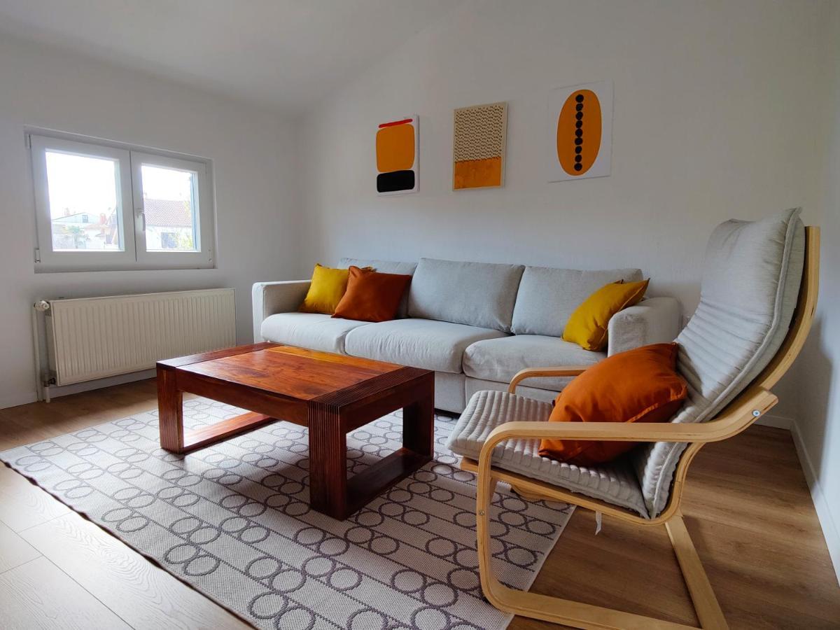 Apartment Lipa ロヴィニ エクステリア 写真