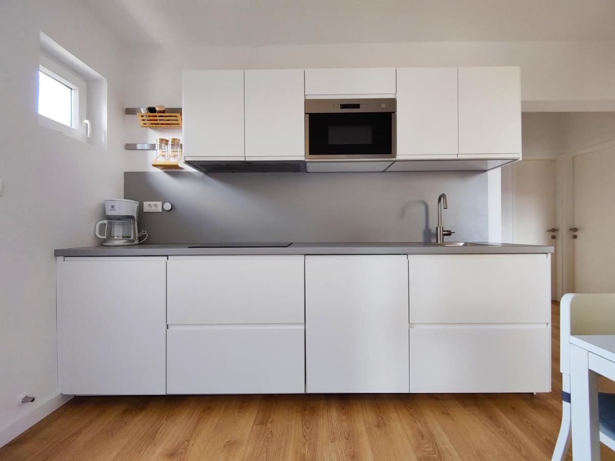 Apartment Lipa ロヴィニ エクステリア 写真
