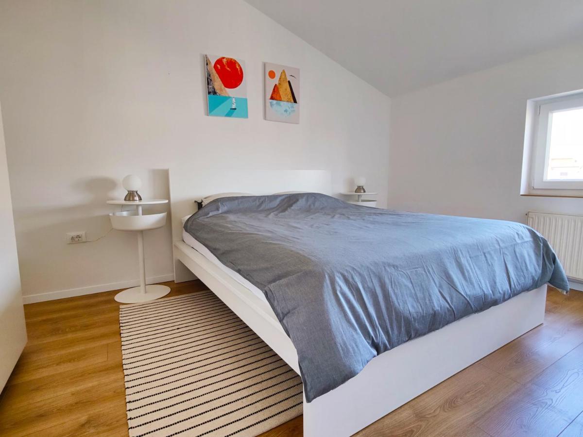 Apartment Lipa ロヴィニ エクステリア 写真
